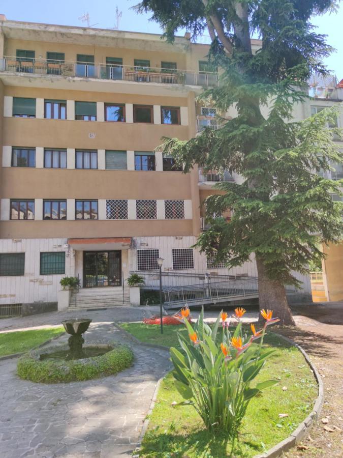 Hotel La Badia Del Cavaliere 2 Roma Exterior foto